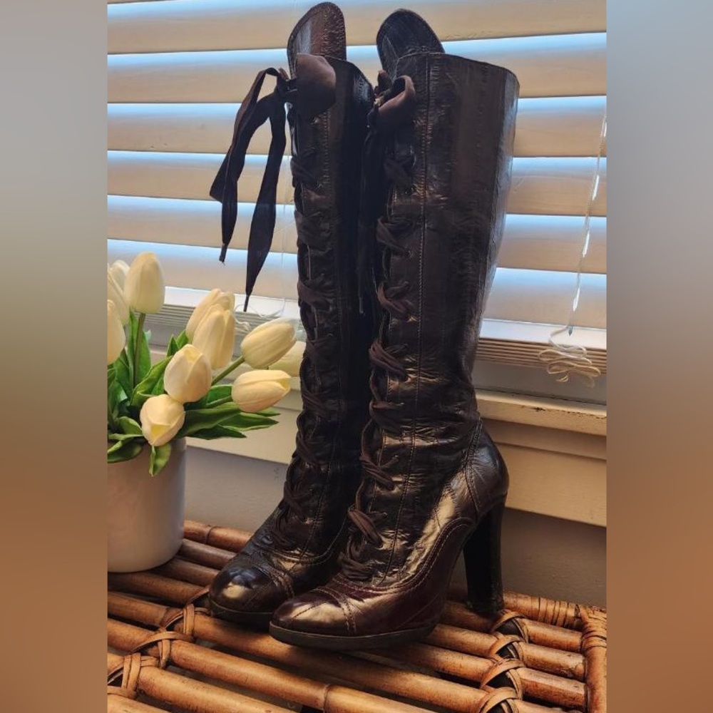 RARE Burberry Mahogany Eel Skin Boots lace up